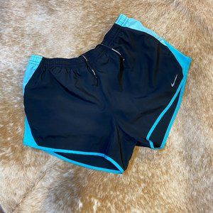 NIKE Dri-FIT Tempo Running Shorts (M)